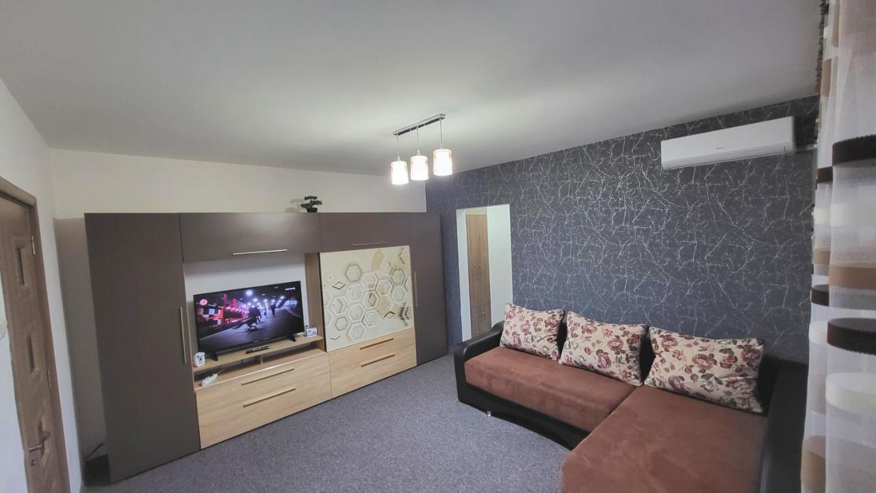 Apartament Navi Onesti Eksteriør bilde