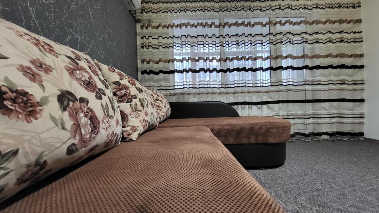 Apartament Navi Onesti Eksteriør bilde