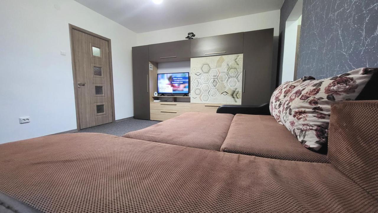 Apartament Navi Onesti Eksteriør bilde