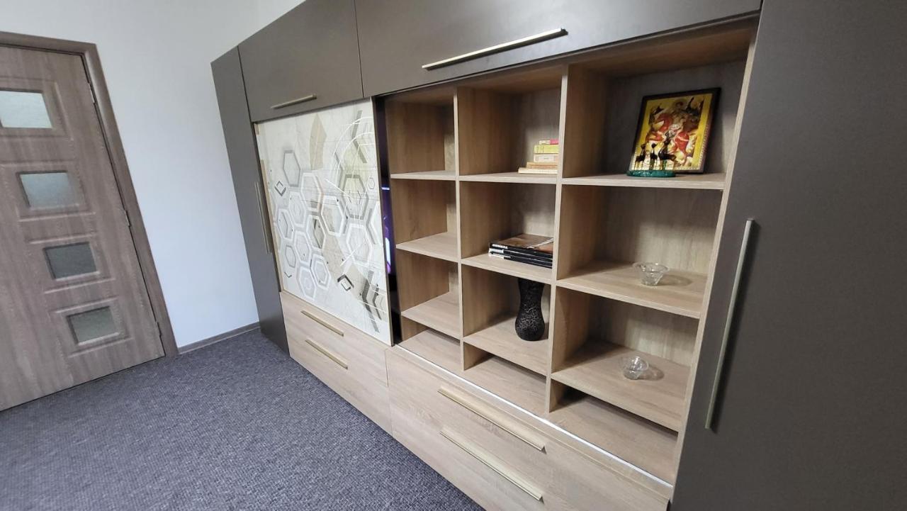 Apartament Navi Onesti Eksteriør bilde
