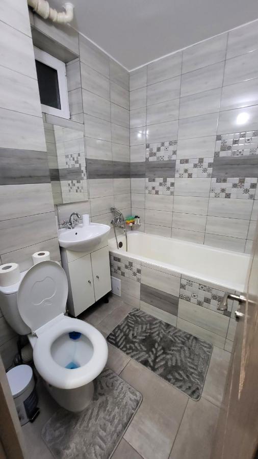 Apartament Navi Onesti Eksteriør bilde